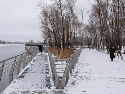 Пустоты новой набережной озера Кабан в Казани